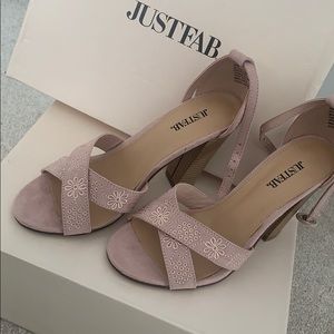 JUST FAB NEW BLUSH HEELS
